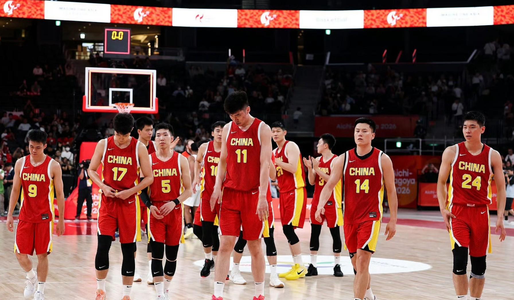 不莱梅后卫魏泽受伤14个月后复出，赛后激动落泪